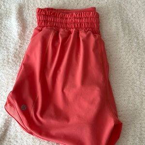 EUC Raspberry Cream Lululemon HR Hotty Hot Short 4”